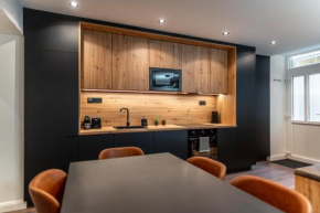 Downtown Luxury by Stlcz with 2 bathrooms